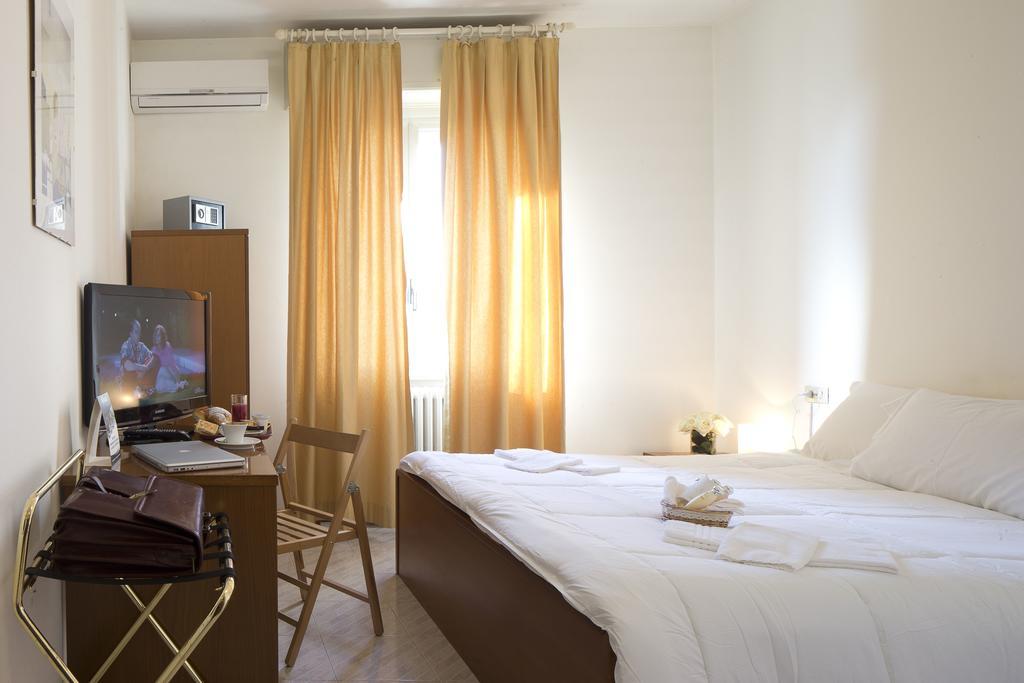 Hotel Capri 布雷西亚 客房 照片